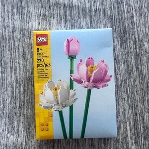 Lego flowers unopened